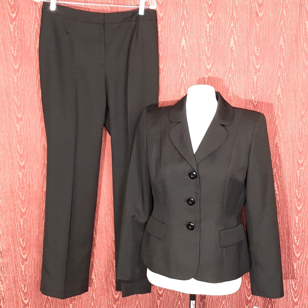 KASPER SEPARATES 2 PIECE PANTS SUIT WOMEN'S JACKET SZ 10P PANTS SZ 6P BLACK NWT